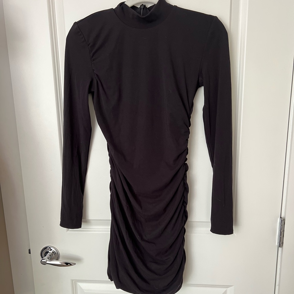 Aritzia Ten by Babaton
Undercover Dress - Picture 5 of 9